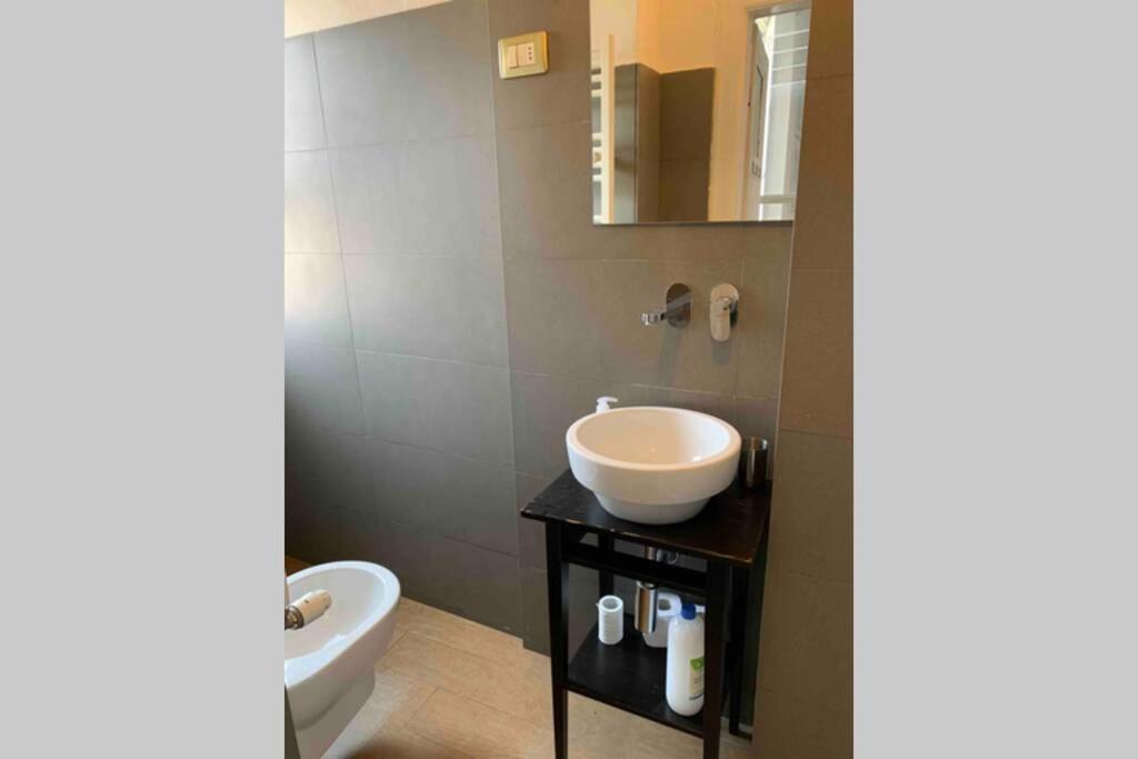 Appartamento Splendido Con Tutti Servizi In Zona Navigli Mediolan Zewnętrze zdjęcie